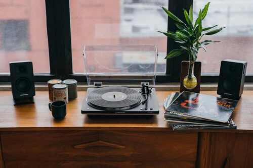 Audio-Technica AT-LP70XBT Fully Automatic Wireless Belt-Drive Turntable - Image 5