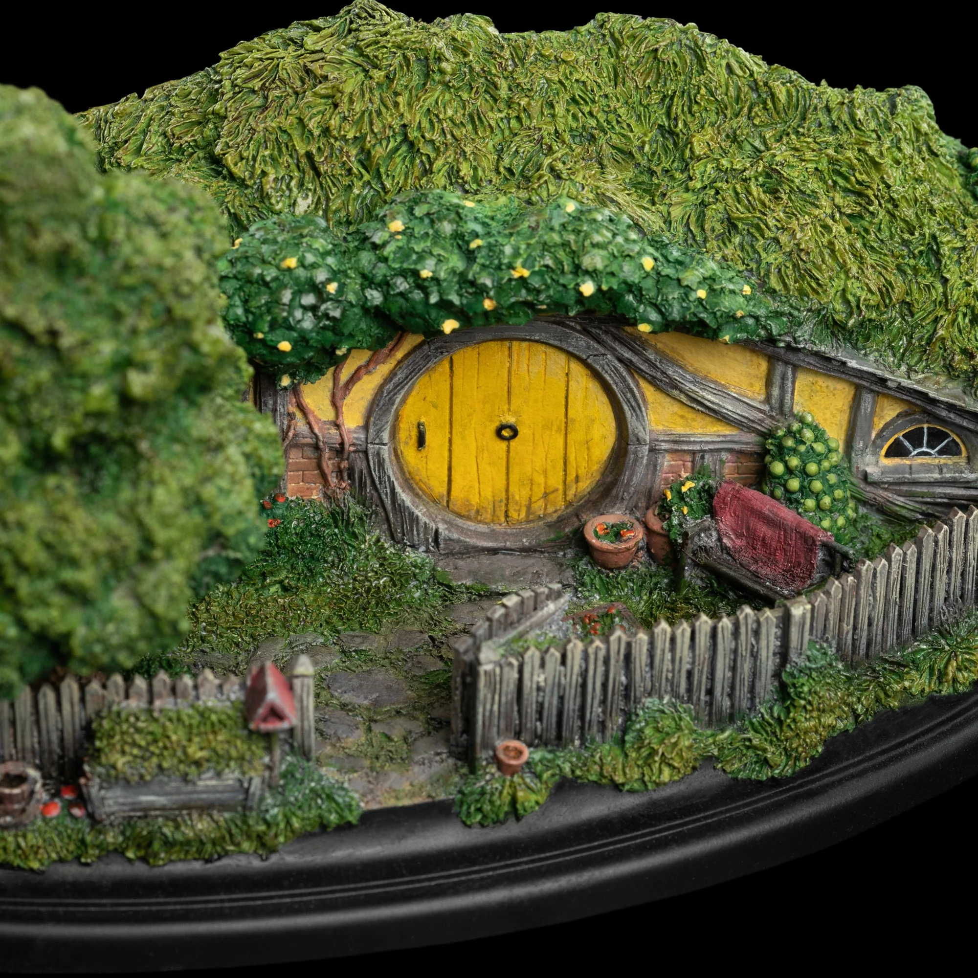 The Hobbit Trilogy - Hobbit Hole 25 Gandalf's Cutting Environment [Import] - Image 3